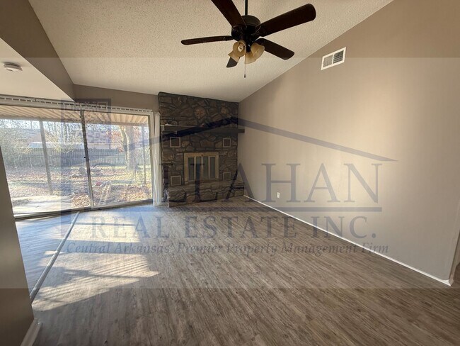 Building Photo - Sherwood 3 Bedroom Home