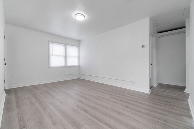 Building Photo - Coming this February: 1BR Townhouse in Midland, PA!!