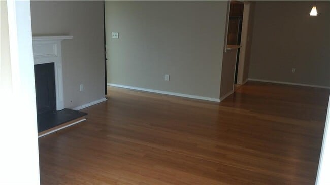 Building Photo - 2109 Augusta Dr