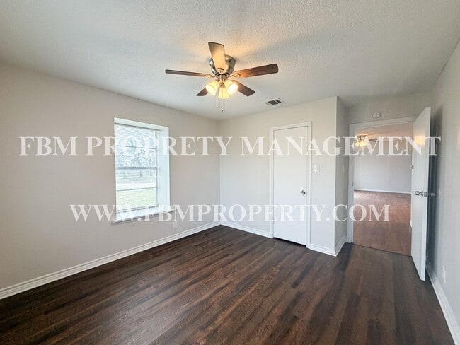 Building Photo - 107 Berrys Chapel Rd