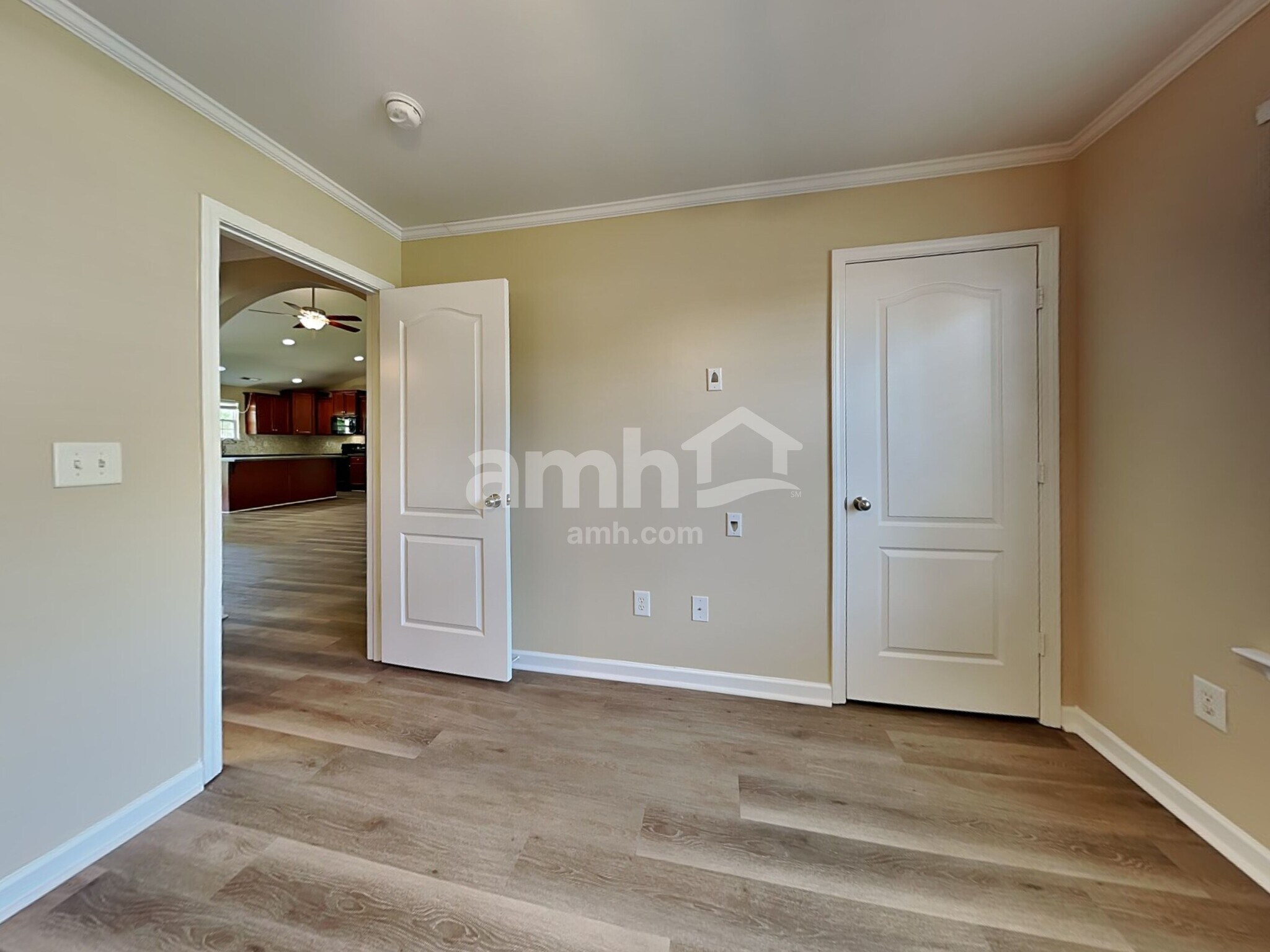 Building Photo - 204 Eastpark Way
