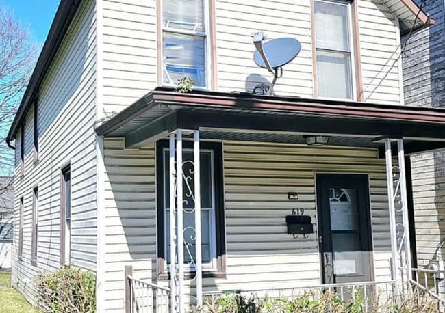 Building Photo - 619 Grove Ave