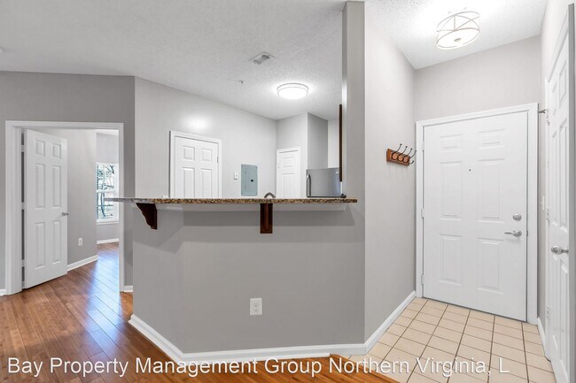 Building Photo - 1705 Lake Shore Crest Dr