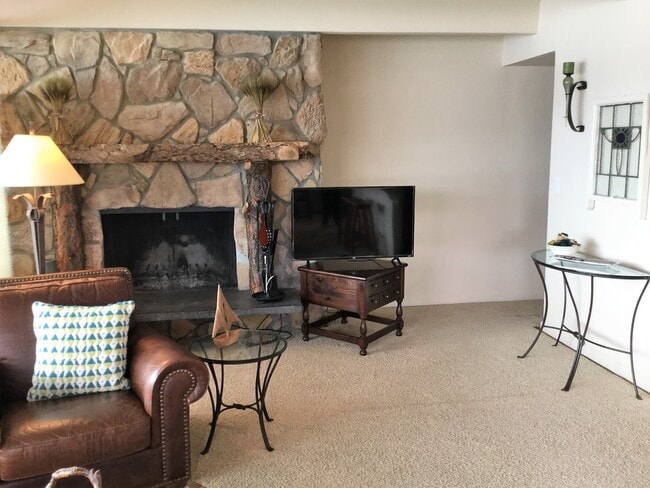 Building Photo - Summer Seasonal Rental- Anchorage East 11