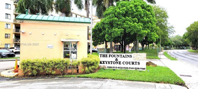 Primary Photo - 9310 Fontainebleau Blvd