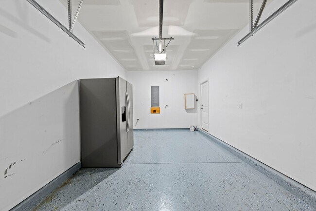 Building Photo - 155 Champions Ln
