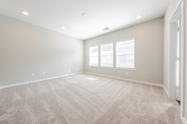 Building Photo - 8402 Berry Green Ln
