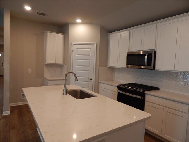 Building Photo - 126 Fairmeadow Downs Dr