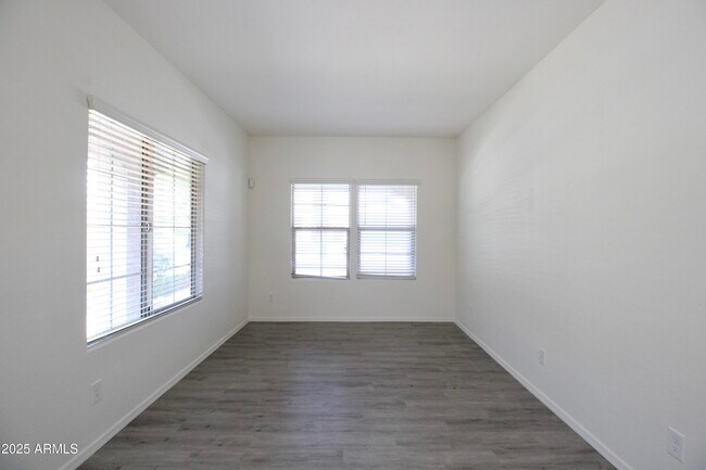 Building Photo - 1819 W Bonanza Dr