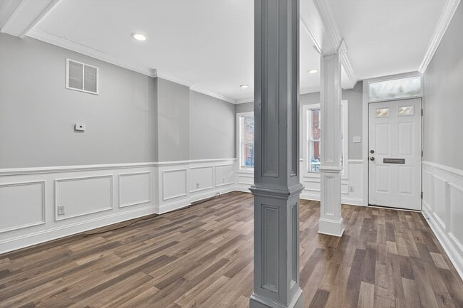 Building Photo - 39 Carroll St