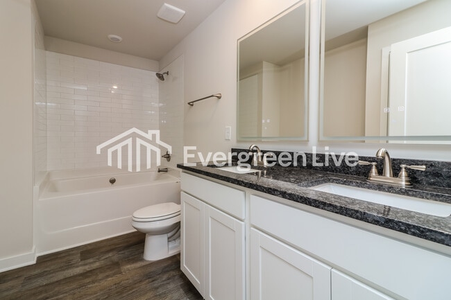 Building Photo - 4826 Station Ln