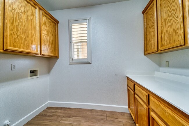 Building Photo - Stunning 4-Bedroom Home with Spacious Yard