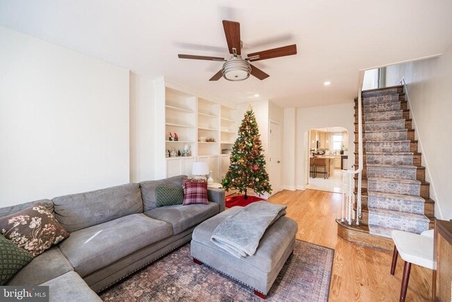 Building Photo - 2978 E Thompson St