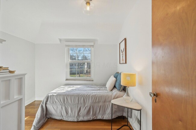 Building Photo - 909 S Roosevelt Ave