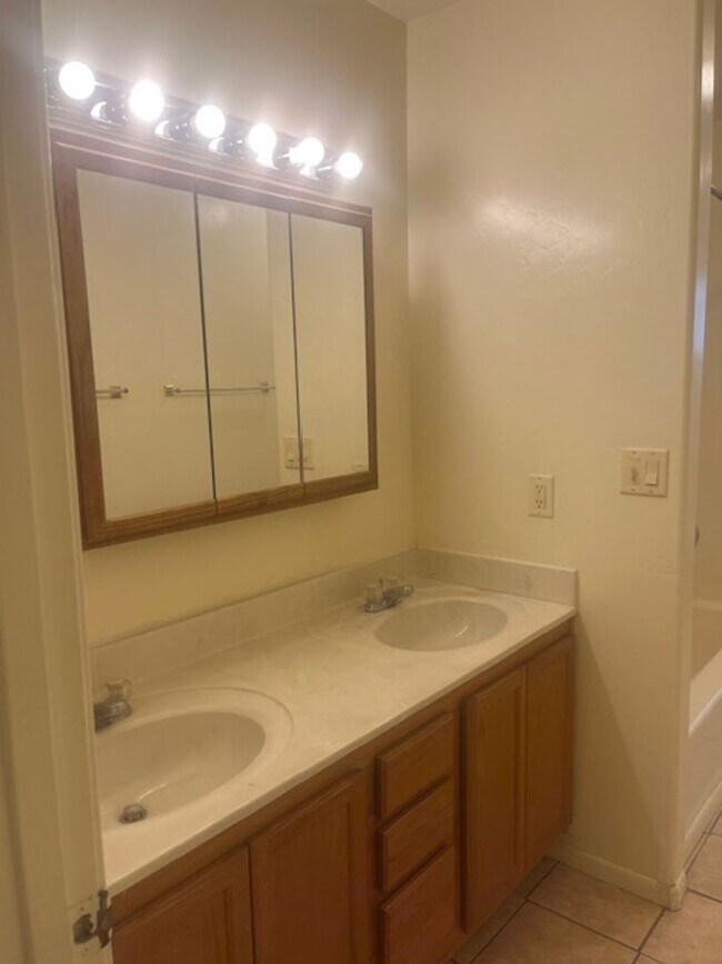 Building Photo - *** 2 Bedroom /1 Bath in Prescott Valley ***