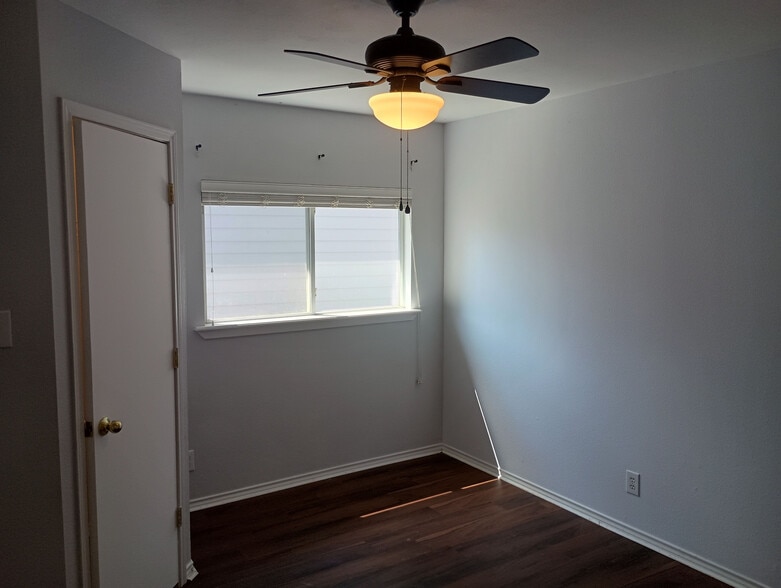 Building Photo - Room in Single Family Home on Ceremony Cove