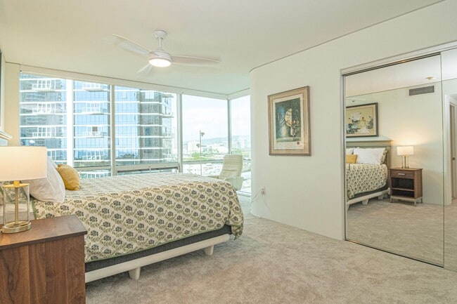 Building Photo - Fully Furnished and Spacious 2 Bedroom 2 Bath - GREAT LOCATION!