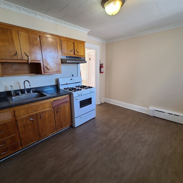 Building Photo - 1310 72nd St