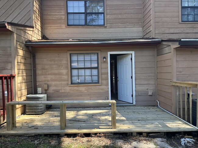 Building Photo - 1808 Jackson Bluff Rd