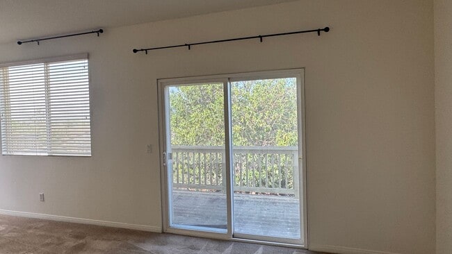 Building Photo - 6 bedroom 4.5 baths in Corona CA