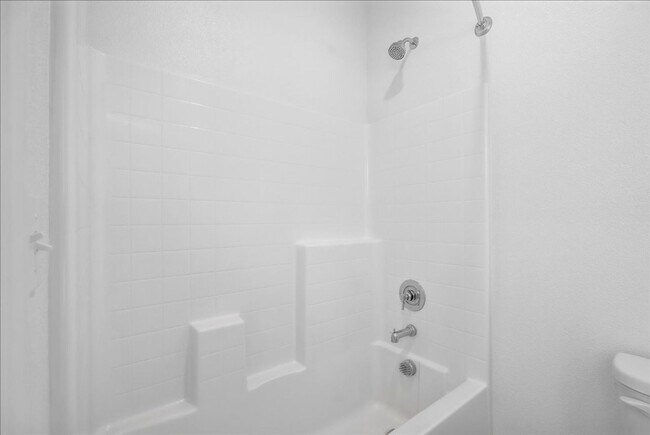 Building Photo - 1229 Rojo St