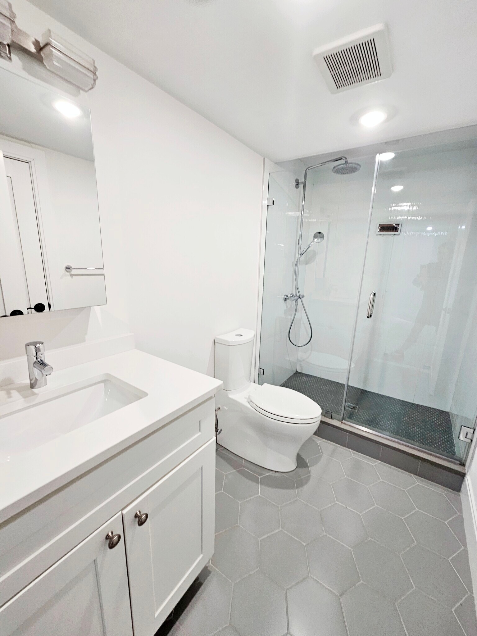 Building Photo - 79 Linden St