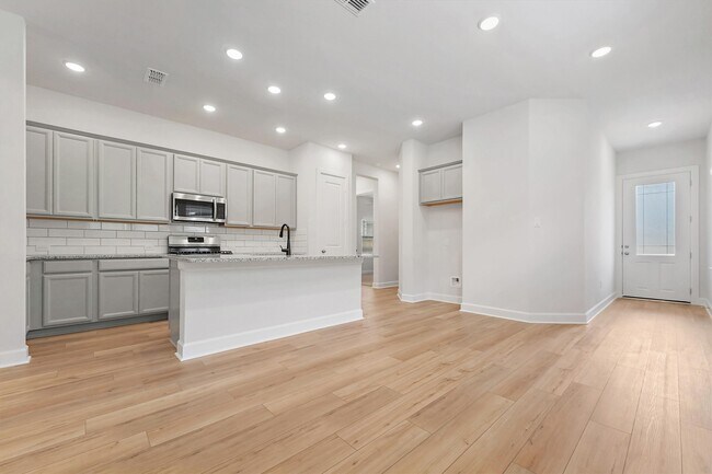 Building Photo - 10518 William Pk Dr