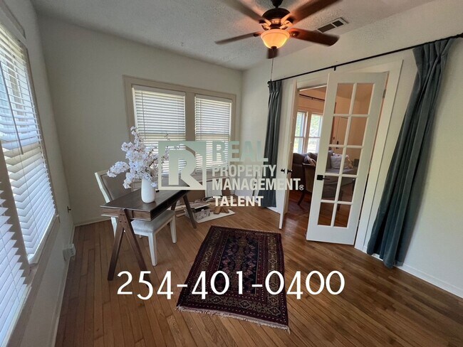 Building Photo - COMING SOON!!  This charming bungalow-styl...