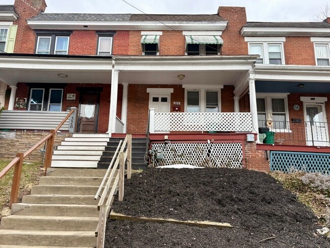 Building Photo - 3 Bedroom 1 Bathroom in Lancaster City!