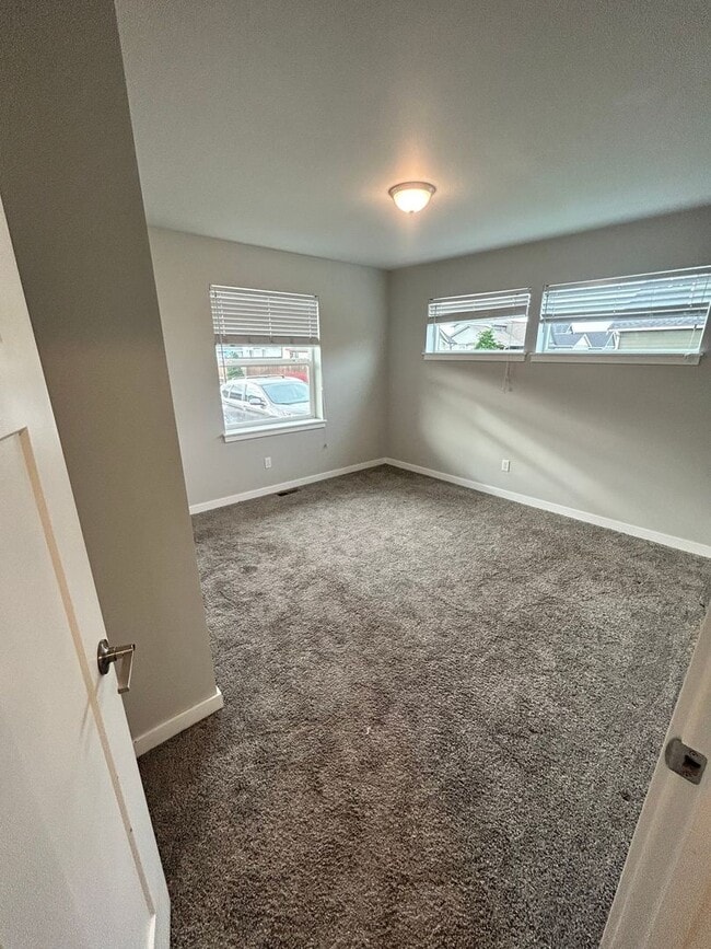 Building Photo - 2255 Bluestem St