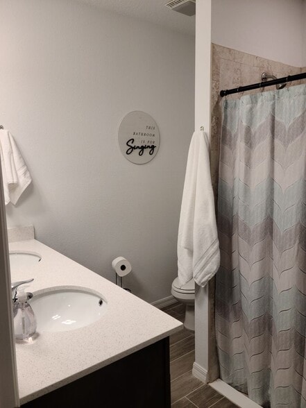 Building Photo - 8 Serenade Pl