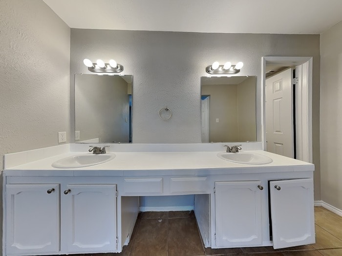 Building Photo - 7621 Pebble Beach Dr