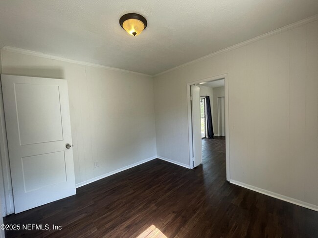 Building Photo - 5258 Janice Cir S