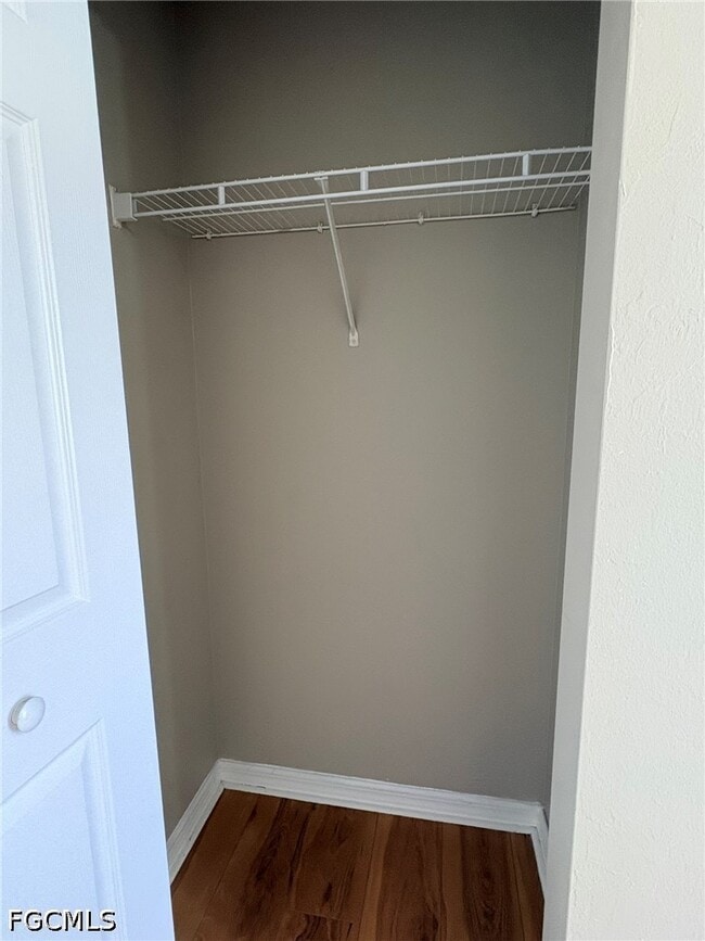 Building Photo - 3643 Pine Oak Cir