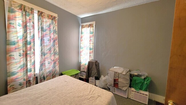 Building Photo - 7 Pearl St