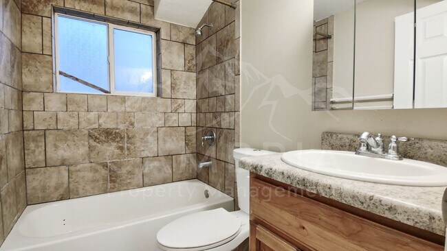 Building Photo - Lovely 4 BR Home in West Valley