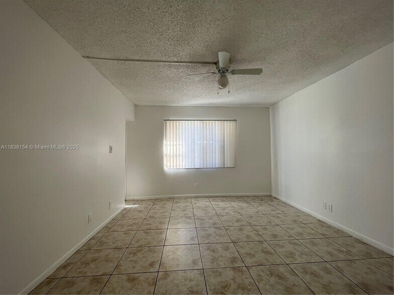 Building Photo - 4354 NW 9th Ave