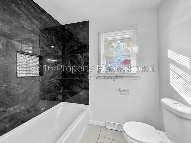 Building Photo - 16007 East 35th St S