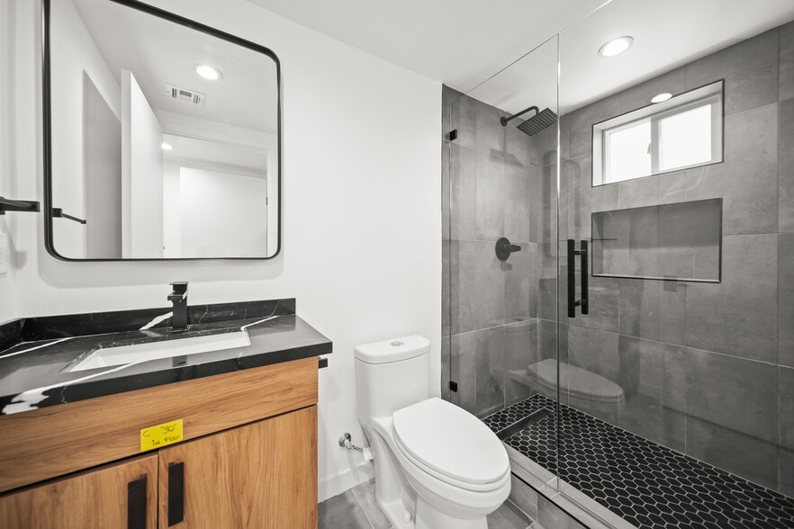 Building Photo - 6053 Craner Ave