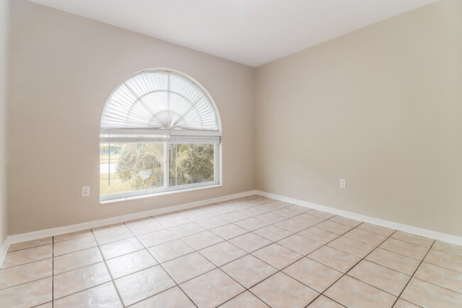 Building Photo - 2113 Cattleman Dr