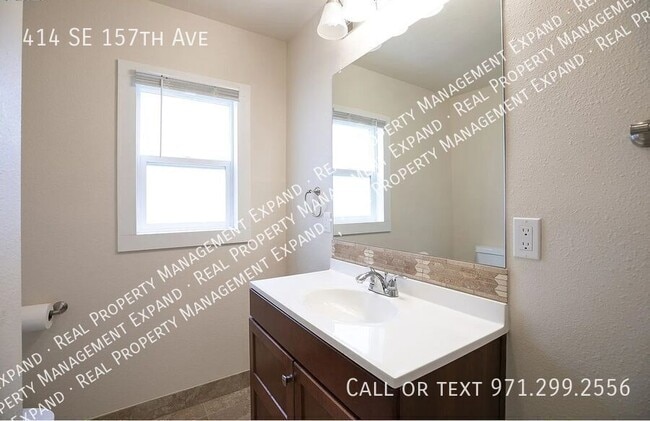 Building Photo - 414 SE 157th Ave