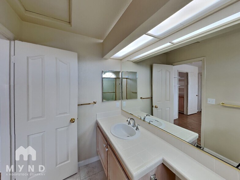 Building Photo - 2795 Cherry Hills Dr