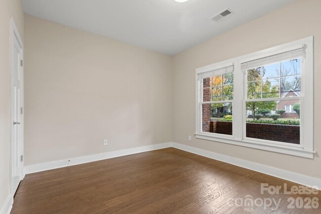 Building Photo - 129 Grandin Rd