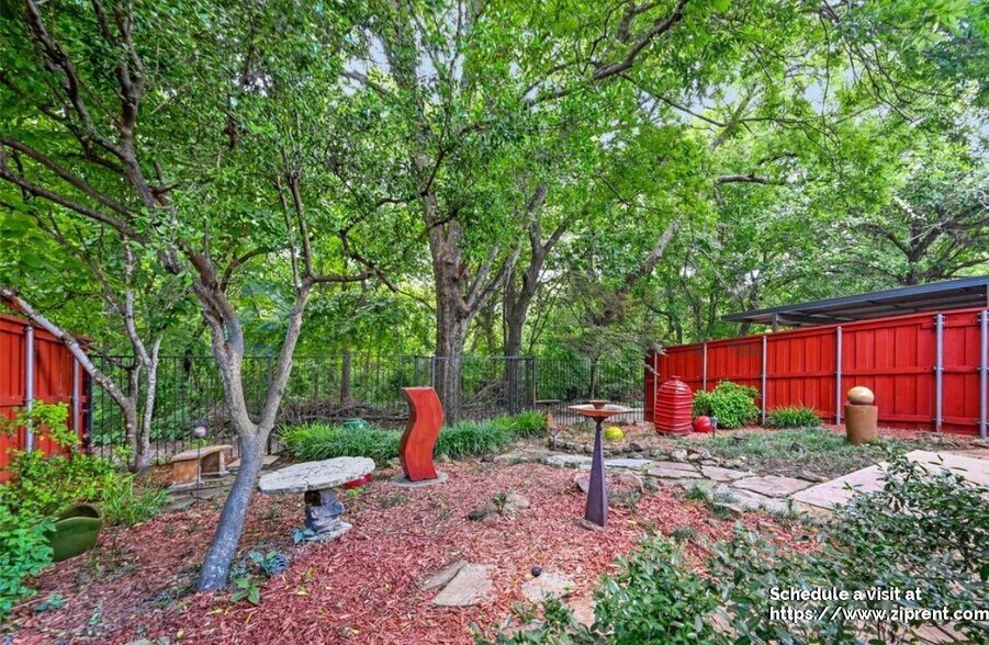 Building Photo - 2029 Oakglen Dr