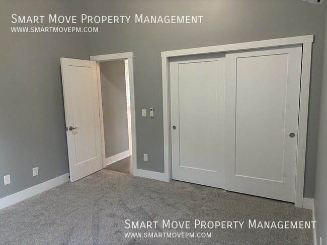 Building Photo - 2311 S Gekeler-