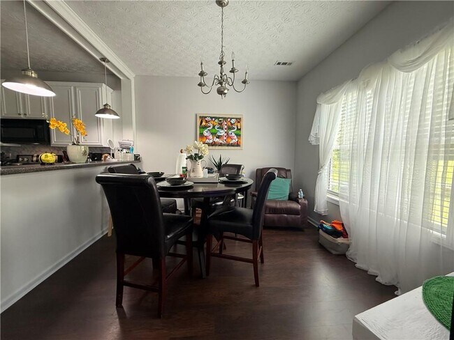 Building Photo - 7544 Winderemere Park