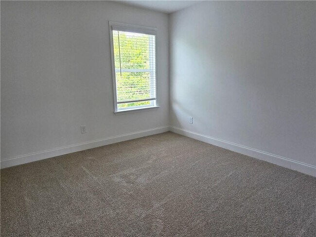 Building Photo - 7372 Rocklin Ln