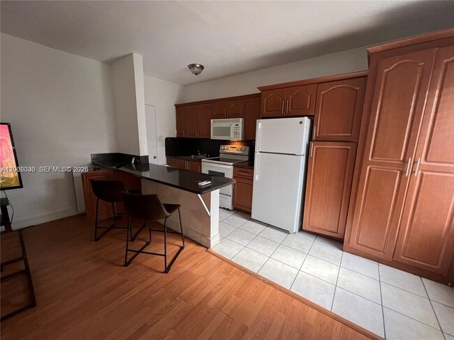 Building Photo - 7920 Harding Ave