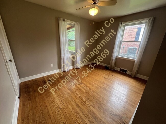 Building Photo - 3 BR 1 Bath Home in Central York School Di...