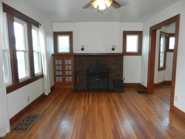 Living Room - Decorative Fireplace - 219 W Locust St